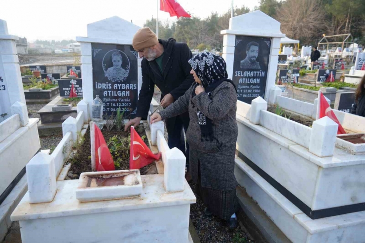 Depremde Oğlu, Gelini Ve Torunu Kaybetti, Kelimeler Boğazına Düğümlendi