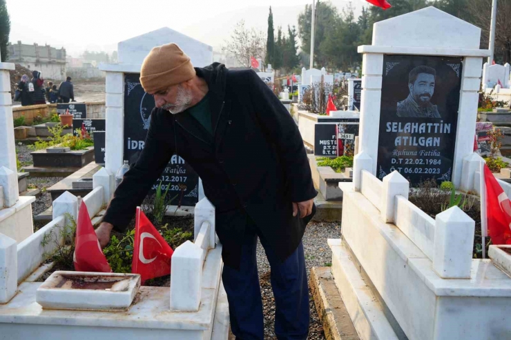 Depremde Oğlu, Gelini Ve Torunu Kaybetti, Kelimeler Boğazına Düğümlendi