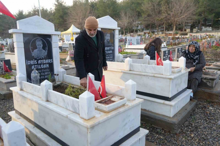 Depremde Oğlu, Gelini Ve Torunu Kaybetti, Kelimeler Boğazına Düğümlendi