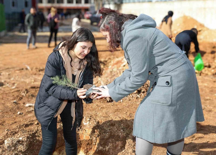 Gaün’de 6 Şubat Anma Etkinliği