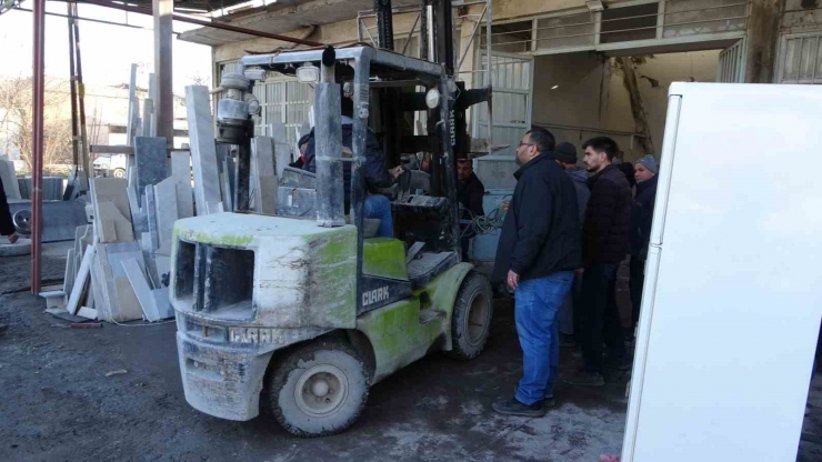 Malatya’da Sanayi Sitesinde 6 Dükkanın Bulunduğu Blok Çöktü