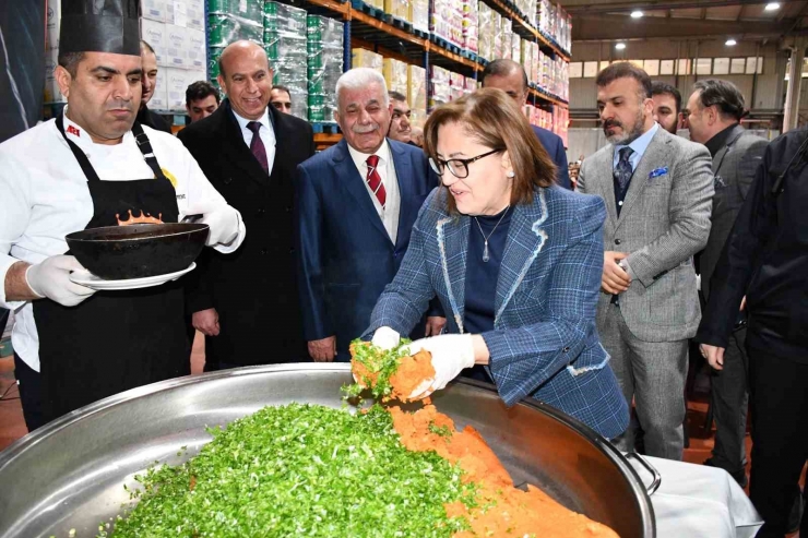 Şahin, Kadooğlu’nda Nergislerle Karşılandı