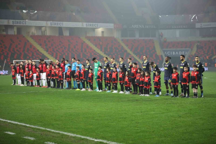 Ziraat Türkiye Kupası: Gaziantep Fk: 0 - Fenerbahçe: 1 (maç Devam Ediyor)