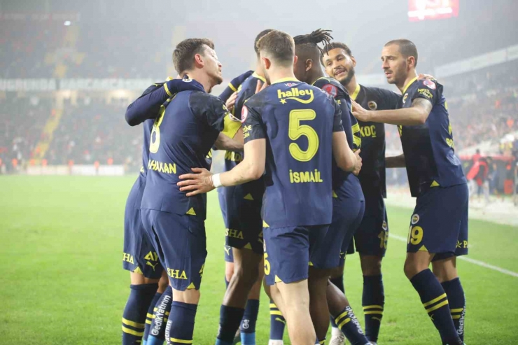 Ziraat Türkiye Kupası: Gaziantep Fk: 0 - Fenerbahçe: 1 (maç Devam Ediyor)