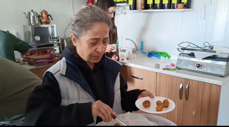 Depremde Oğlunu Kaybeden Anne, Umudunu Kafede Yaşatıyor