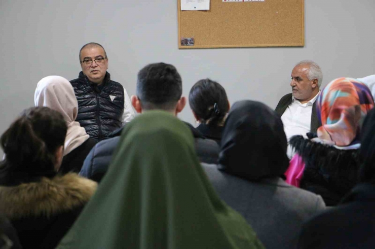 Diyarbakır’da Otizmli Bireylerin Aileleri Bilinçlendiriliyor
