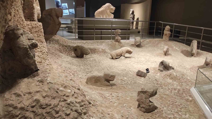 Şanlıurfa Arkeoloji Müzesi Neolitik Döneme Ait 81 Eser İle Kapılarını Açtı
