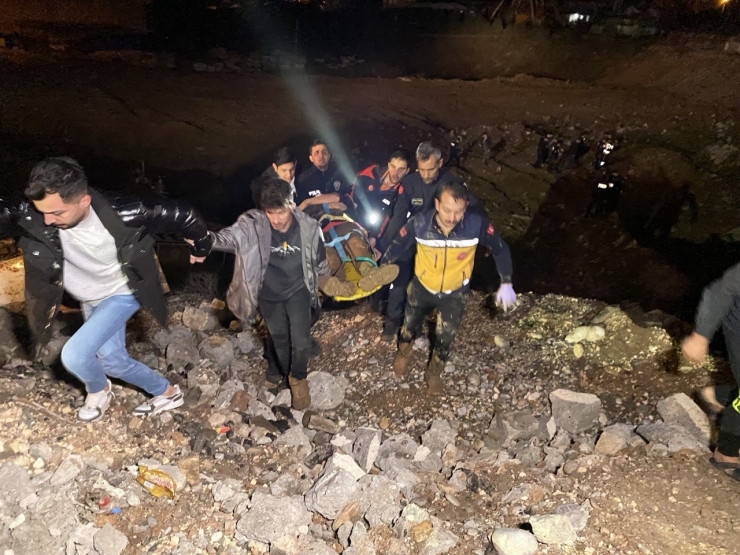 Adıyaman’daki Feci Kaza Kamerada: 1 Polis Hayatını Kaybetti, 1 Polis Yaralandı