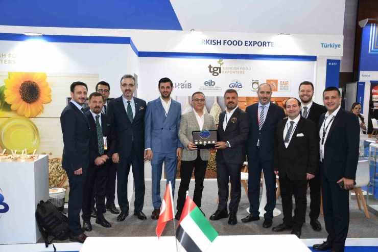 Vali Çeber, Dubai Gulfood 2024 Uluslararası Gıda Fuarını Değerlendirdi