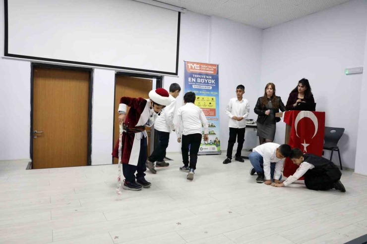 Diyarbakır’da “tarih Yazan Çocuklar” Şenliği Devam Ediyor