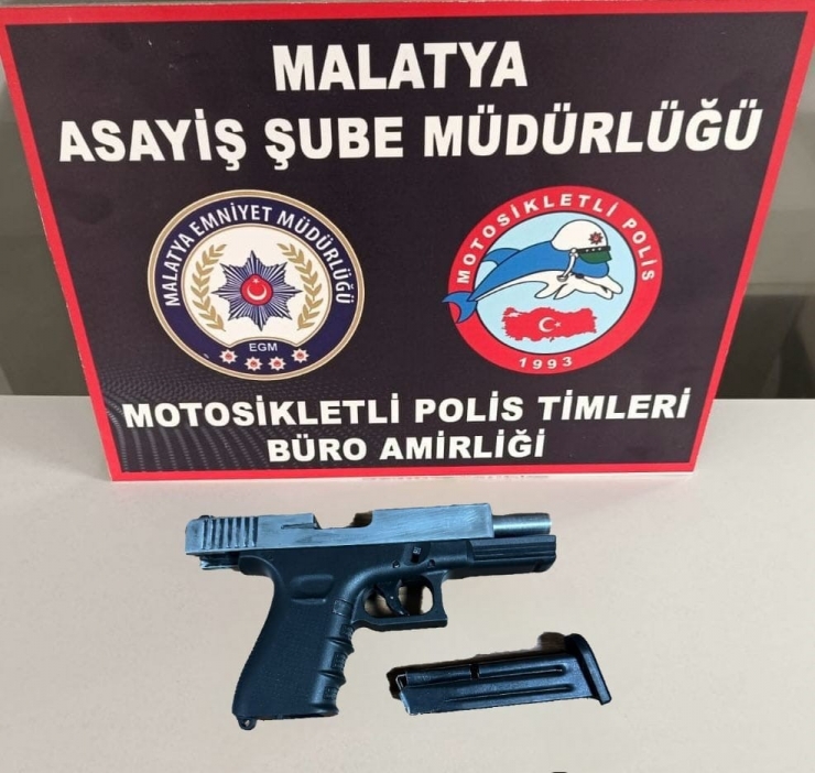 Malatya’da Çok Sayıda Silah Ve Uyuşturucu Ele Geçirildi