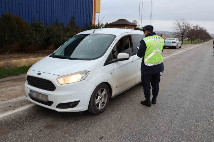 Gaziantep’te Çakar Lamba Kullanan Araçlara Denetim