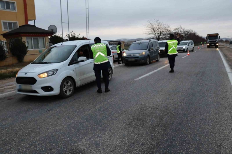 Gaziantep’te Çakar Lamba Kullanan Araçlara Denetim