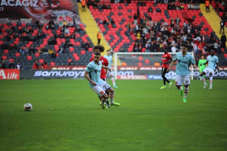 Trendyol Süper Lig: Gaziantep Fk: 0 - Başakşehir: 0 (ilk Yarı)