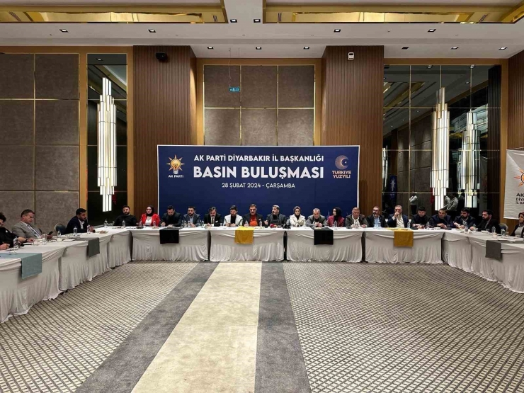 Ak Parti Diyarbakır İl Başkanı Raşit Ocak Basın Mensuplarıyla Bir Araya Geldi