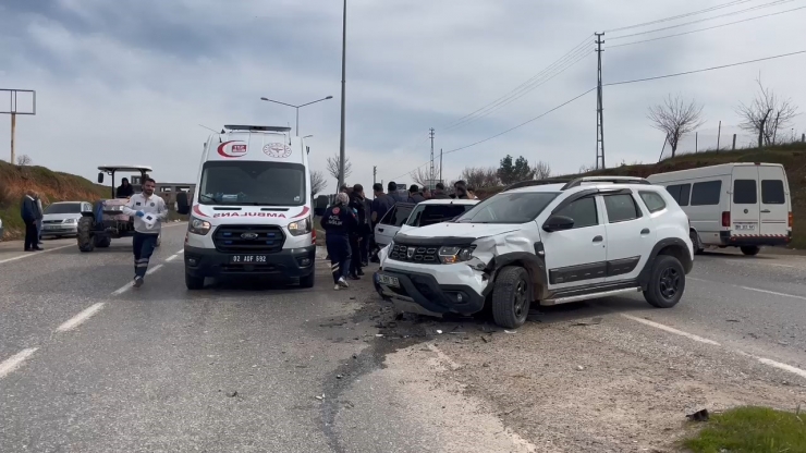 Kahta’da Otomobiller Çarpıştı: 2 Sürücü Yaralandı