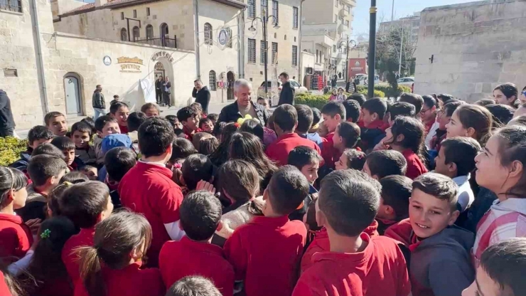 Şahinbey Belediyesi Sarıkayalı Çocuklara Unutamayacakları Bir Gün Yaşattı