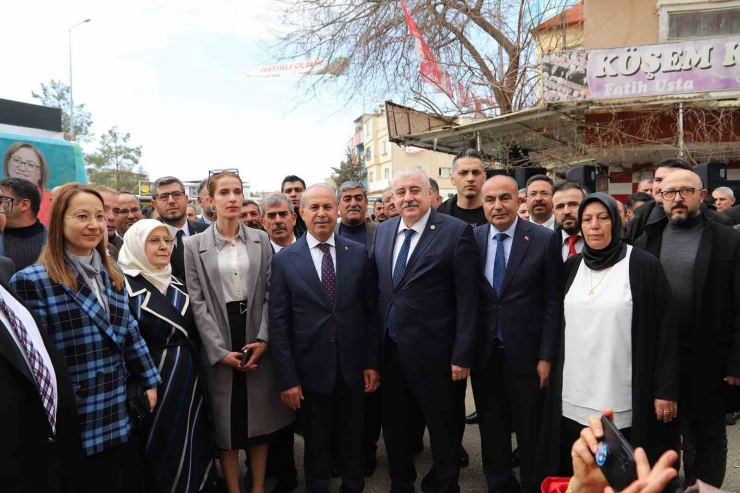 Oğuzeli’nde Miting Gibi Açılış