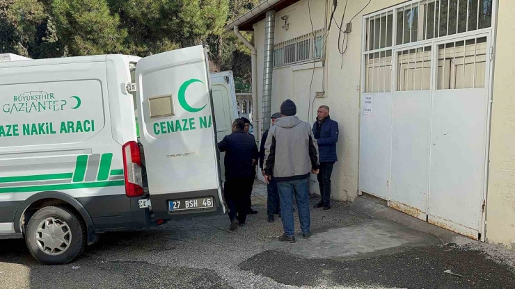 Gaziantep’te Direğe Çarpan Motosiklet Sürücüsü Hayatını Kaybetti