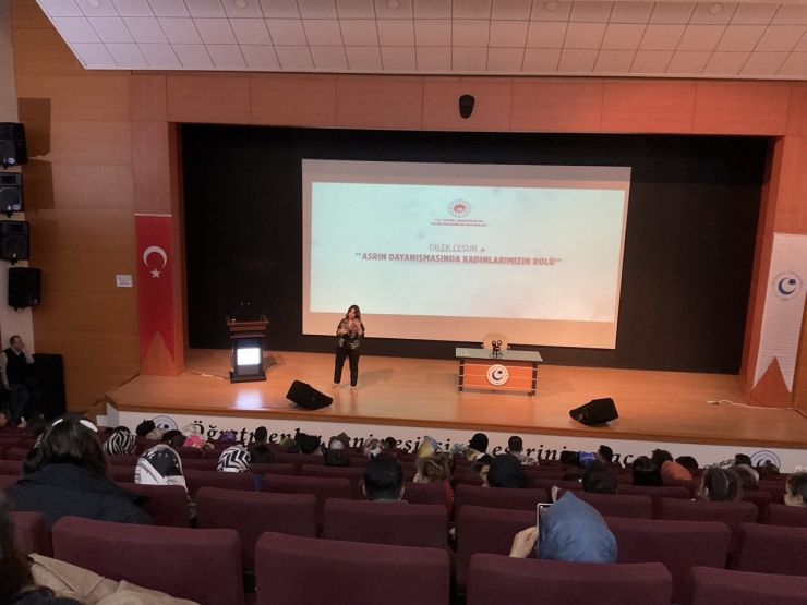 Adıyaman’da “asrın Dayanışmasında Kadınlarımızın Rolü” Konulu Konferans