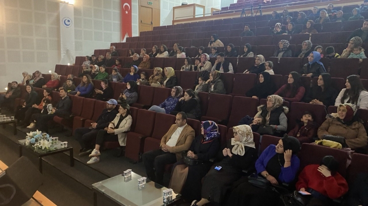 Adıyaman’da “asrın Dayanışmasında Kadınlarımızın Rolü” Konulu Konferans