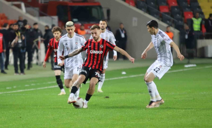 Trendyol Süper Lig: Gaziantep Fk: 1 - Beşiktaş: 0 (ilk Yarı)