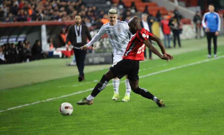 Trendyol Süper Lig: Gaziantep Fk: 1 - Beşiktaş: 0 (ilk Yarı)