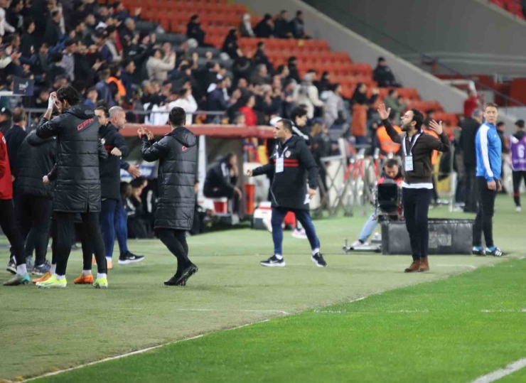 Trendyol Süper Lig: Gaziantep Fk: 1 - Beşiktaş: 0 (ilk Yarı)