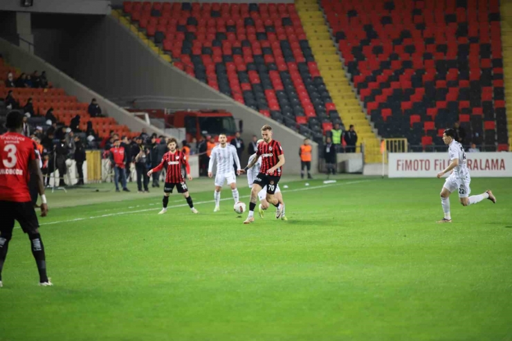 Trendyol Süper Lig: Gaziantep Fk: 1 - Beşiktaş: 0 (maç Devam Ediyor)