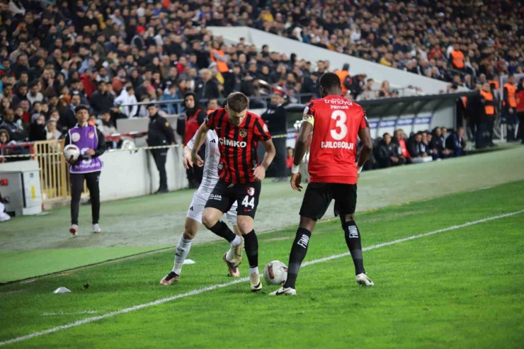 Trendyol Süper Lig: Gaziantep Fk: 1 - Beşiktaş: 0 (maç Devam Ediyor)