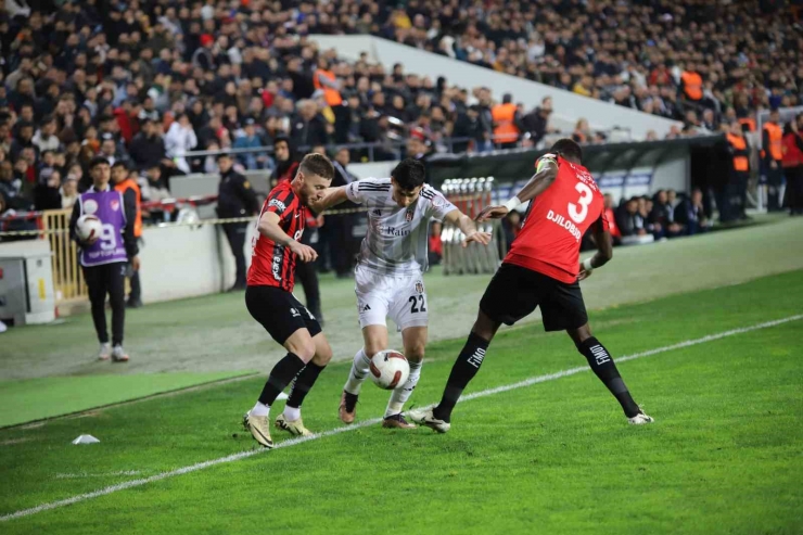 Trendyol Süper Lig: Gaziantep Fk: 1 - Beşiktaş: 0 (maç Devam Ediyor)