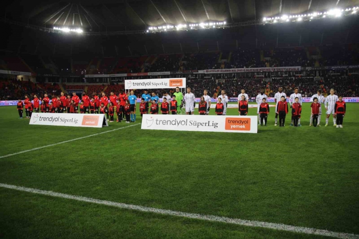 Trendyol Süper Lig: Gaziantep Fk: 1 - Beşiktaş: 0 (maç Devam Ediyor)