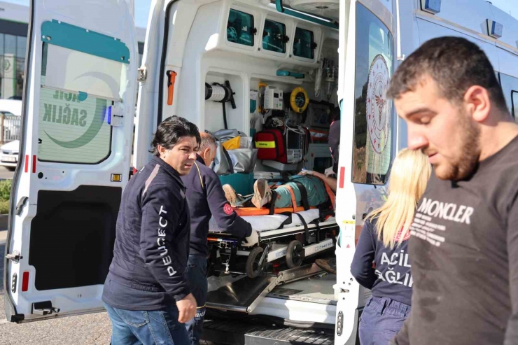 Diyarbakır’da Rehabilitasyon Servisi Takla Attı: 4’ü Çocuk, 9 Yaralı