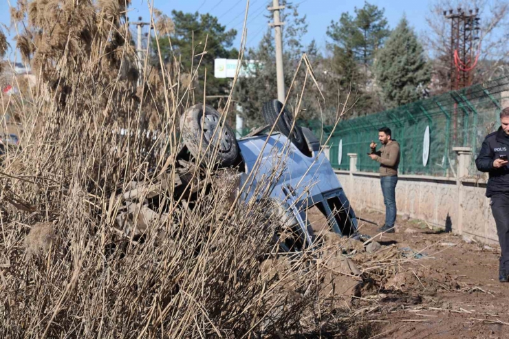 Diyarbakır’da Rehabilitasyon Servisi Takla Attı: 4’ü Çocuk, 9 Yaralı