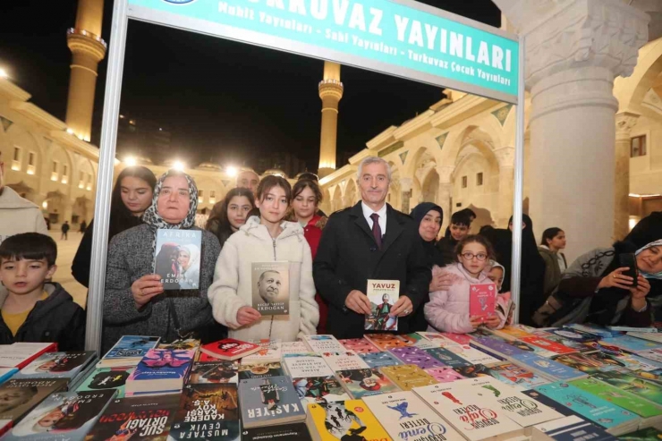 Vatandaşlar Ramazanda Millet Cami’ne Akın Etti