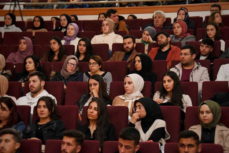 “12 Mart İstiklal Marşı’nın Kabulü Ve Mehmet Akif Ersoy’u Anma Günü” Konulu Panel Düzenlendi