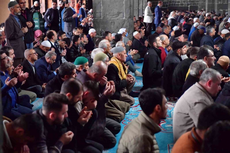 Çanakkale Şehitleri İçin Diyarbakır’da Mevlit Okutuldu