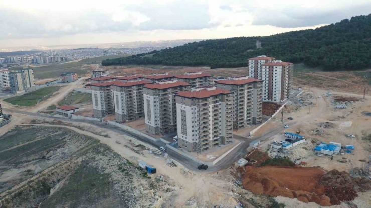 Bakan Yerlikaya, Şehitkamil Polis Lojmanlarını İnceledi