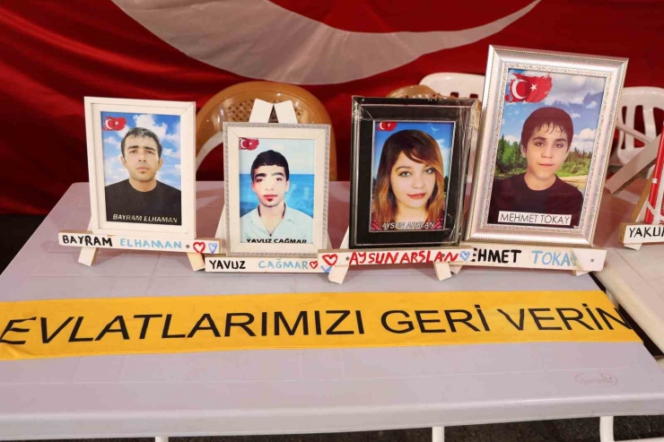 Diyarbakır Anneleri Evlatlarının Yolunu Umutla Gözlüyor