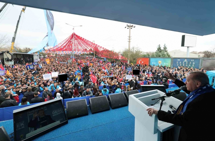 Cumhurbaşkanı Recep Tayyip Erdoğan: “21 Yılda Diyarbakır’a 265 Milyar Lirayı Aşkın Yatırım Yaptık. Eğitimde Şehrimize 6677 Adet Yeni Derslik Kazandırdık. 33 Bin Kişilik Diyarbakır Stadyumu Yaptık. Dicle Üniversitesi Kampüsü