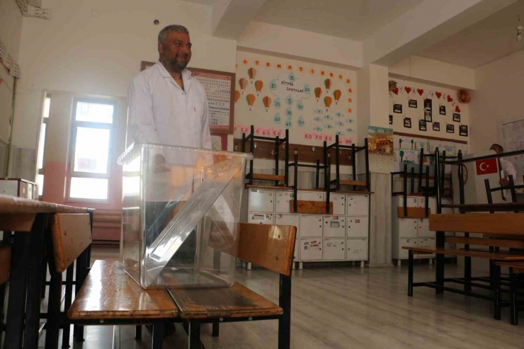 31 Mart Seçimleri İçin Diyarbakır’daki Okullarda 3 Bin 975 Sandık Kuruldu