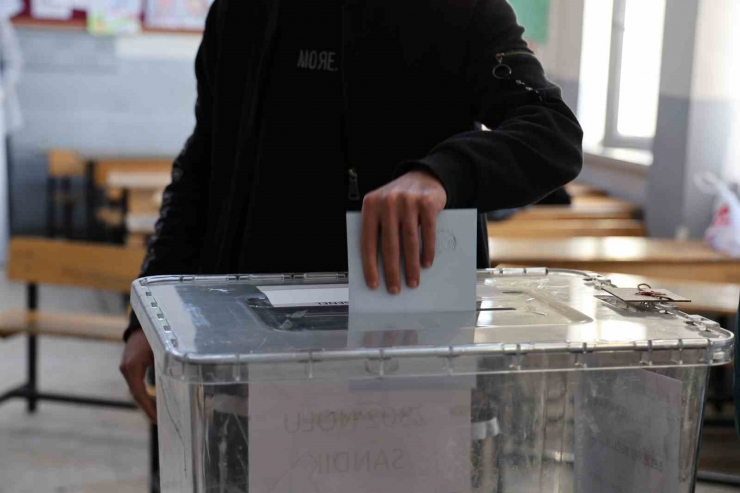 Diyarbakır’da Oy Verme İşlemi Başladı