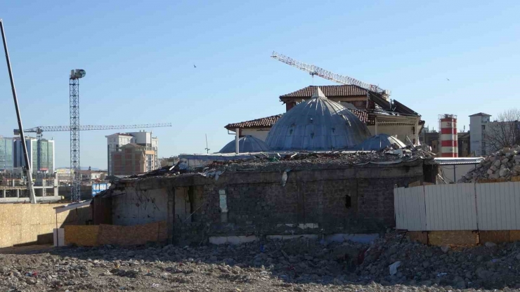 Depremden Etkilenen Tarihi Çarşı Hamamı Restore Edilecek
