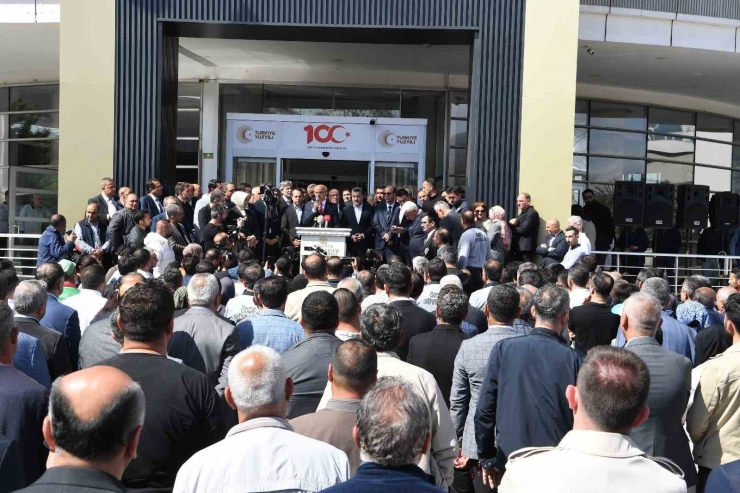 Malatya Büyükşehir Belediyesinde Devir Teslim Töreni