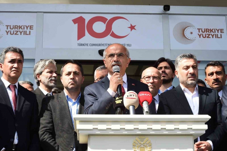 Malatya Büyükşehir Belediyesinde Devir Teslim Töreni