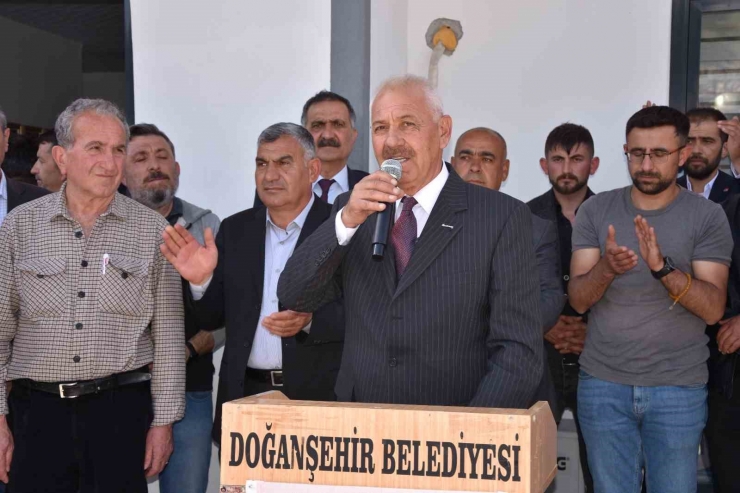 Doğanşehir Belediyesi’nde Devir Teslim Töreni
