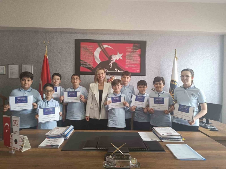 Gkv Ortaokulu Zeka Oyunları Şampiyonasında Türkiye Finallerinde