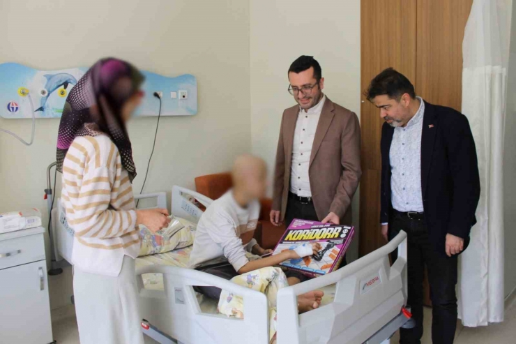 Gaün Yönetiminden Hastanede Tedavi Gören Çocuklara Bayram Ziyareti