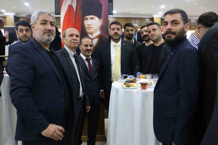 Diyarbakır Valisi Su, Kentteki İdareciler Ve Vatandaşlarla Bayramlaştı