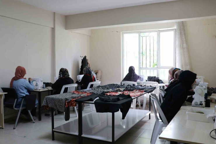 Haliliye Belediyesi İle Kadınlar Meslek Öğreniyor